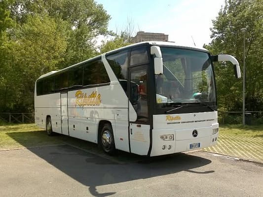 mercedes 350 hd Autobus gran turismo mercedes 350 hd per gite organizzate in Campania
